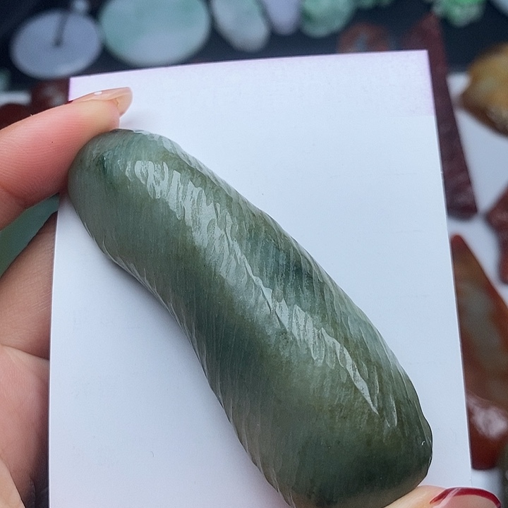 翡翠颈饰未镶嵌天然