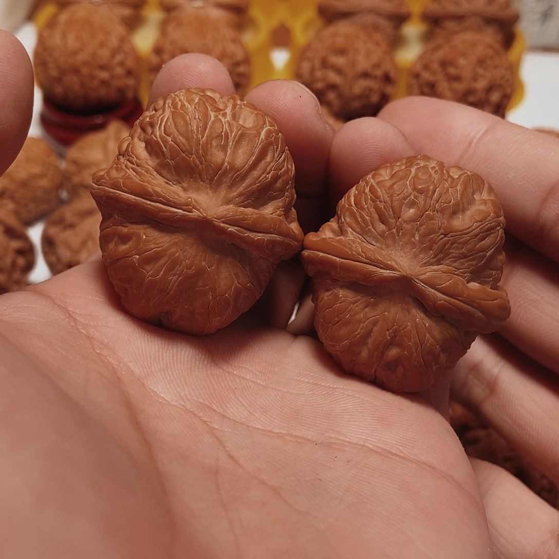 把件文玩核桃40全品红皮元宝。10