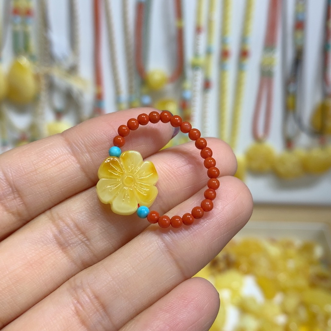 琥珀裸石未镶嵌戒指