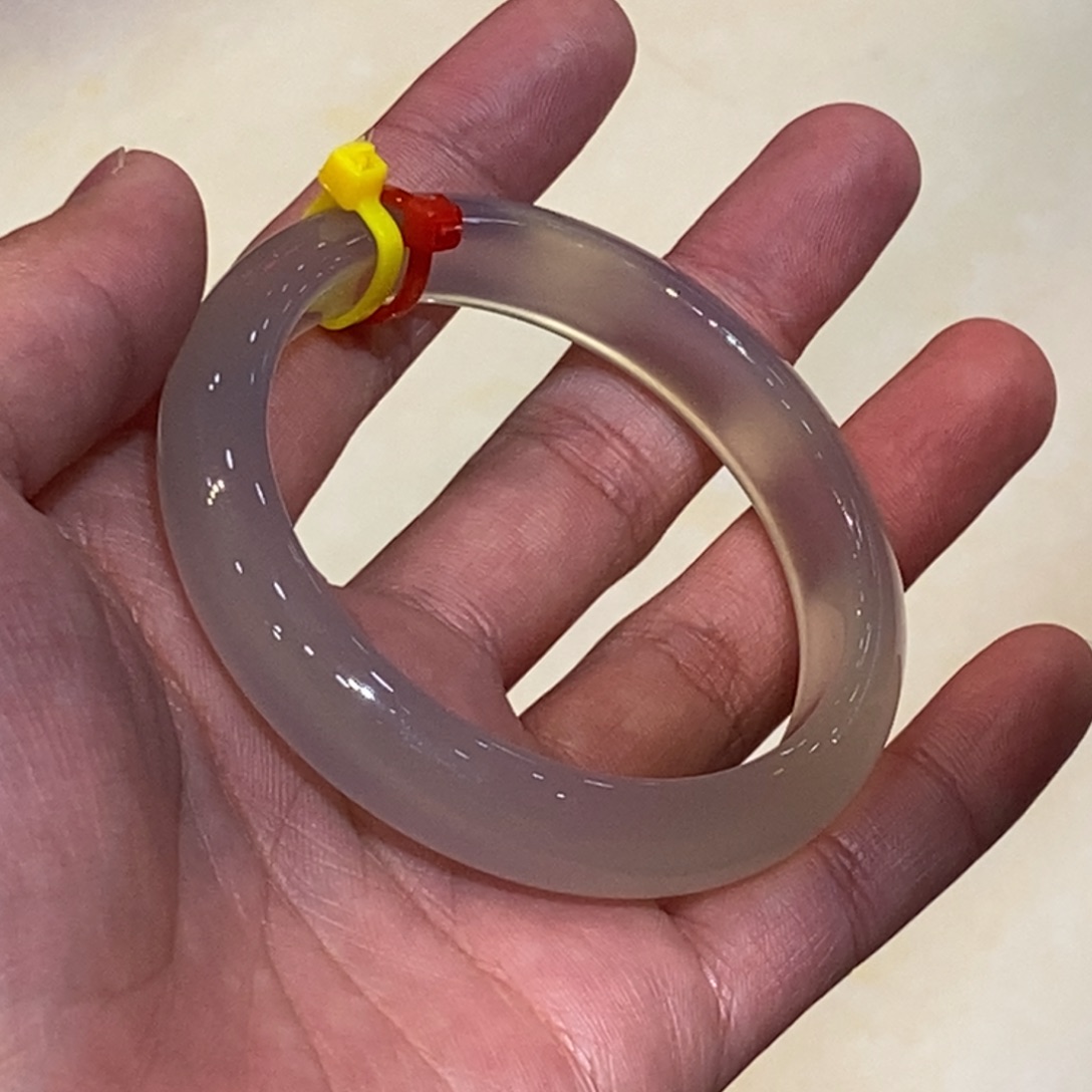 玛瑙/玉髓手镯未镶嵌迟*