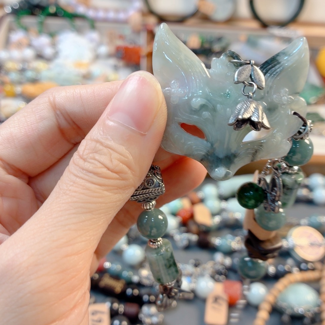 佛***翡翠未镶嵌颈饰手串