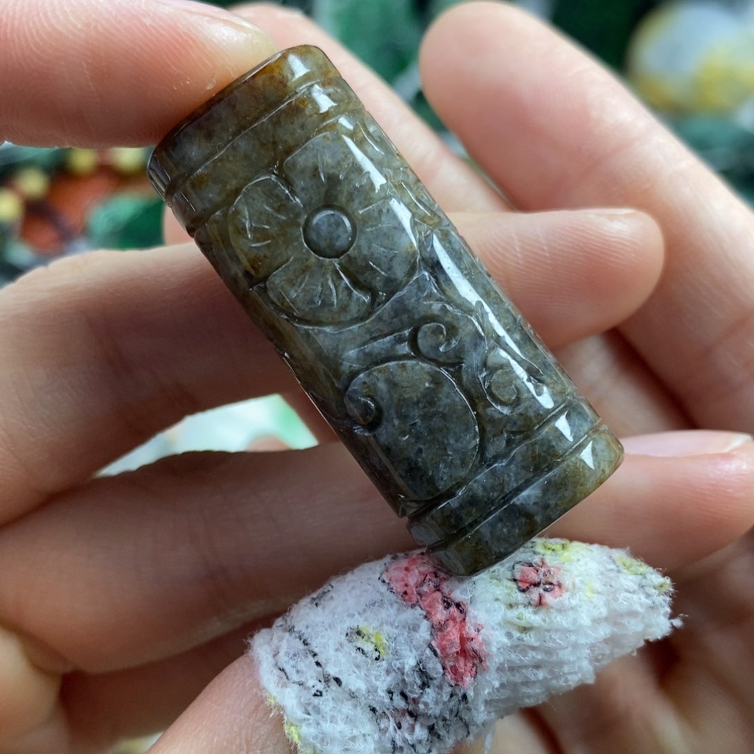 翡翠颈饰未镶嵌吊坠
