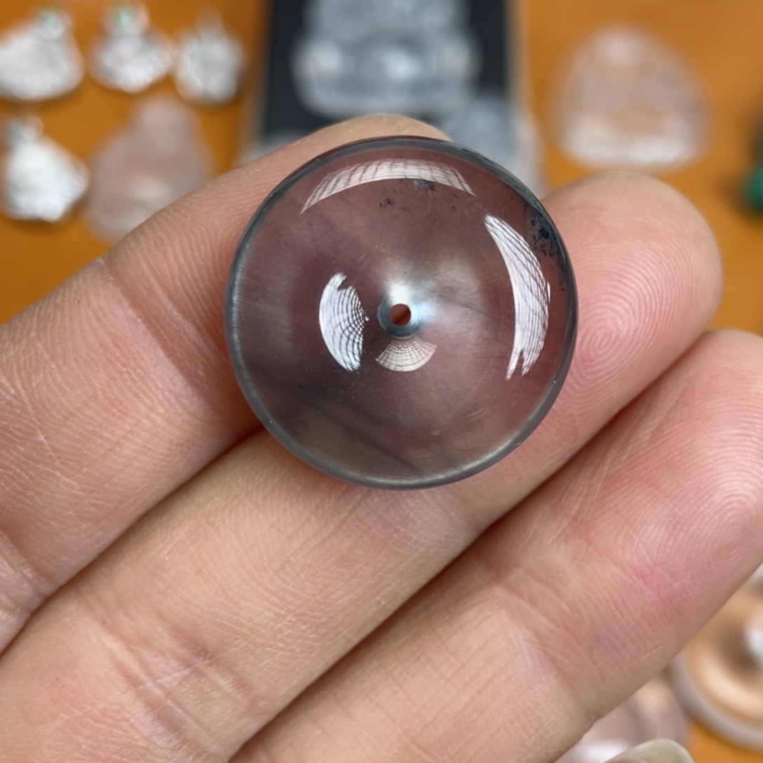 石英质玉吊坠未镶嵌