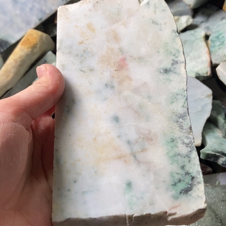 翡翠颈饰未镶嵌天然翡翠