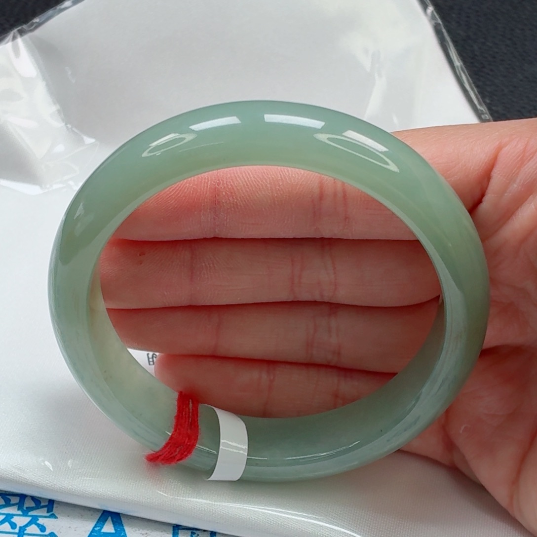 翡翠手镯未镶嵌57.4圈