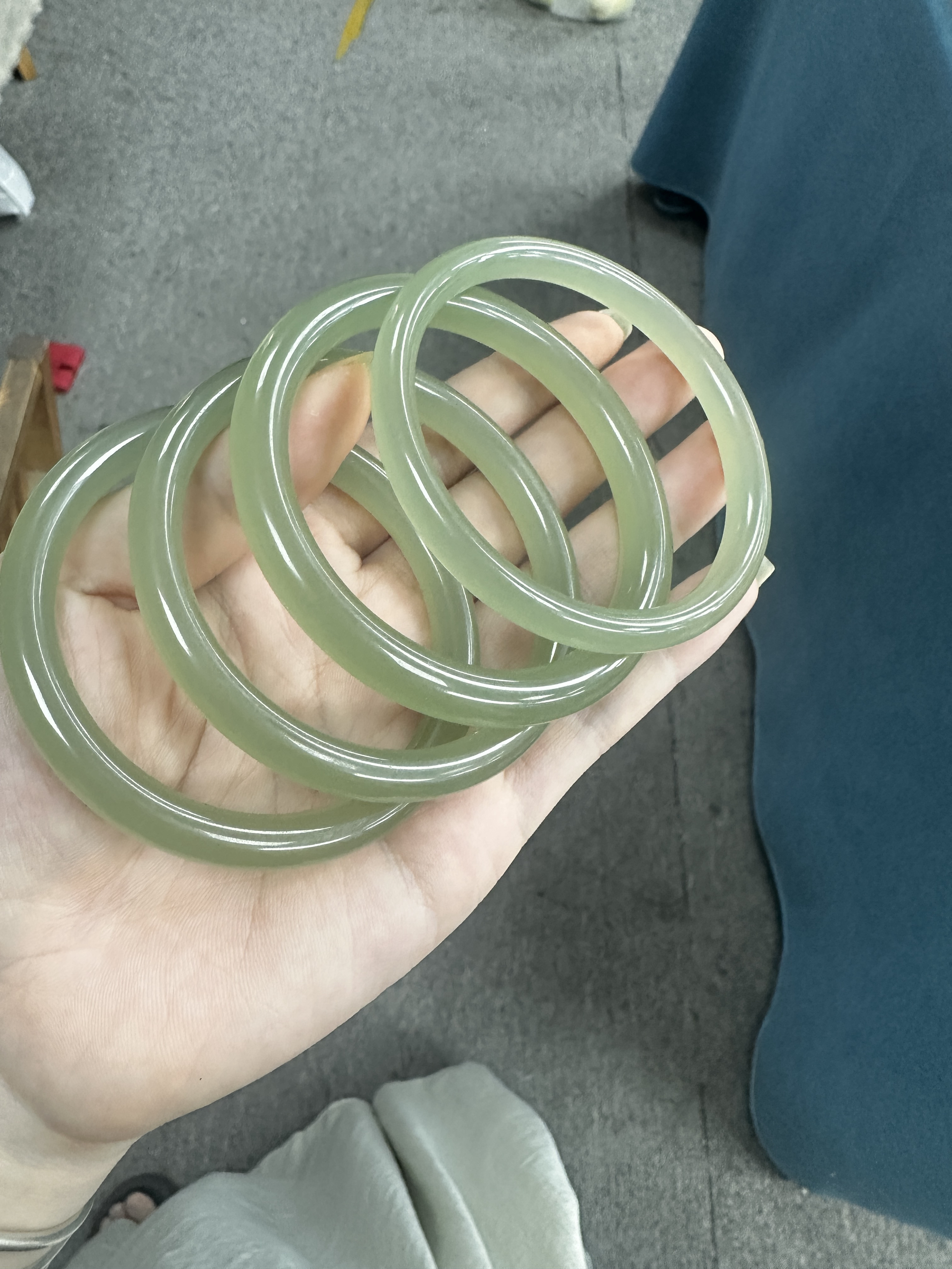 精美茶晴色美人条手镯多样性发一