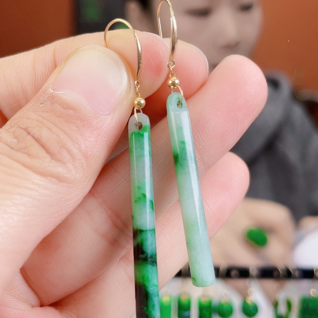 翡翠18K金镶嵌耳饰