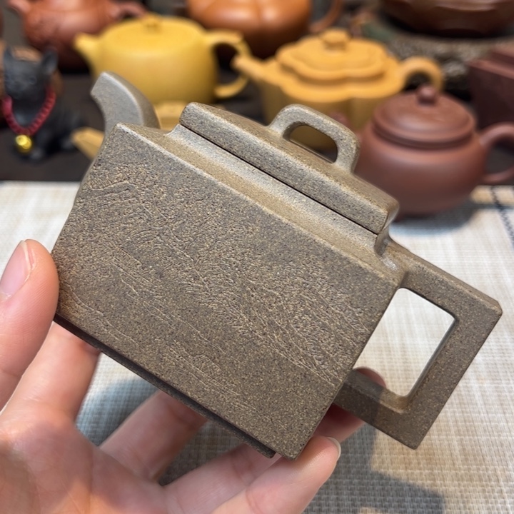 紫砂茶壶青将坡，容量210毫升，亚明