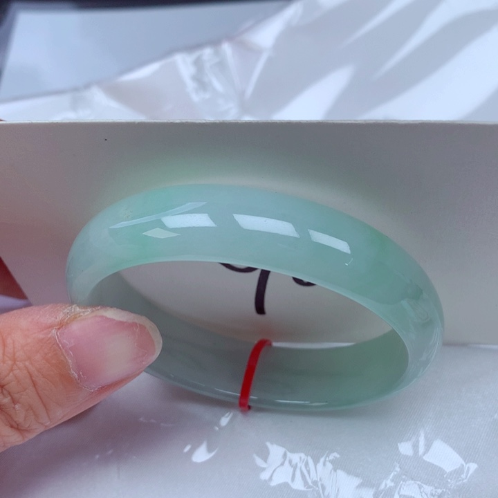 翡翠手镯（贵妃镯）未镶嵌翡翠