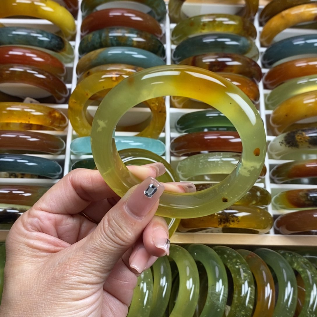 未镶嵌蛇纹石玉手镯58