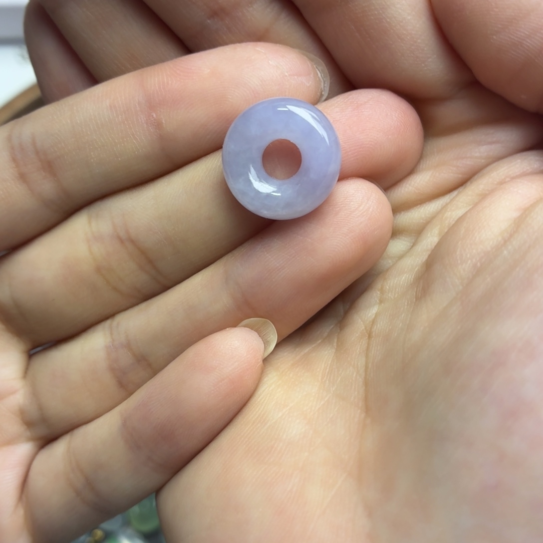 翡翠未镶嵌颈饰紫甜甜圈