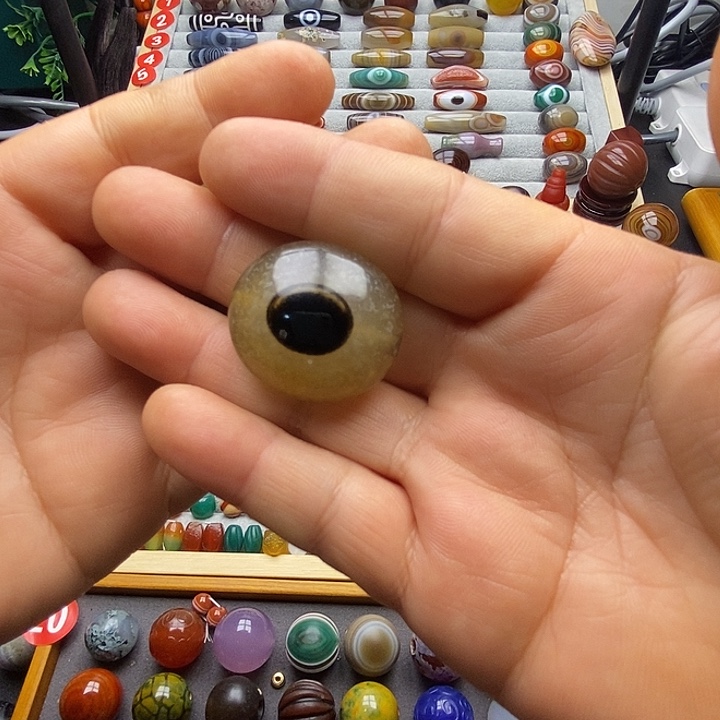 善***果玛瑙/玉髓未镶嵌颈饰