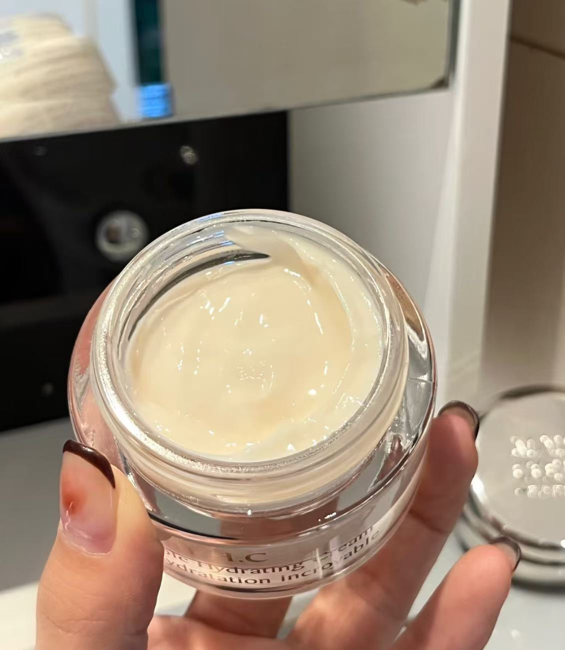 面霜水水面霜涂抹刷