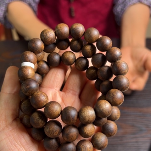 手串沉香红土乌身13克卡1.2多样性发1条