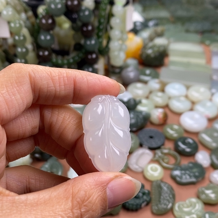 和田玉未镶嵌颈饰予