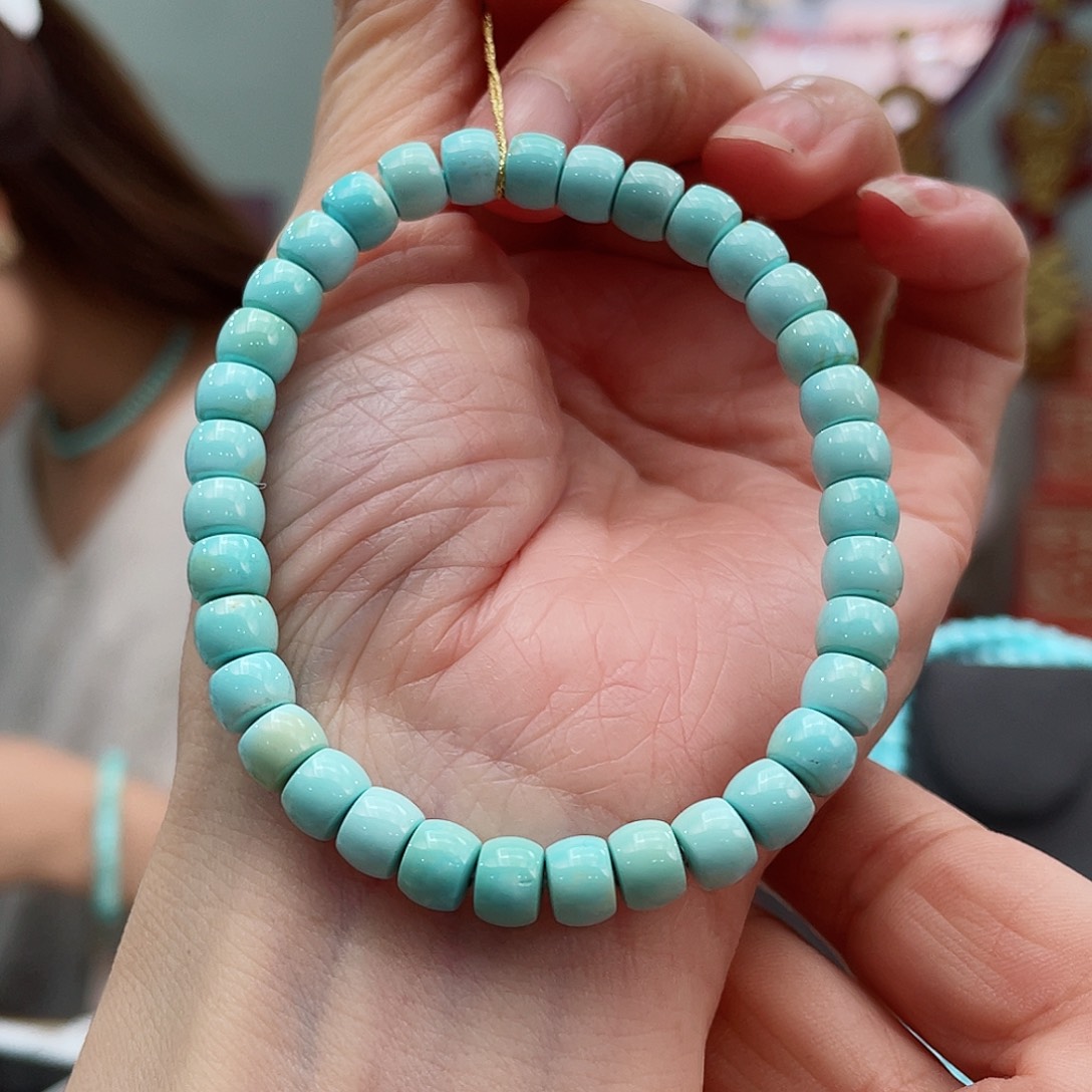 绿松石颈饰未镶嵌