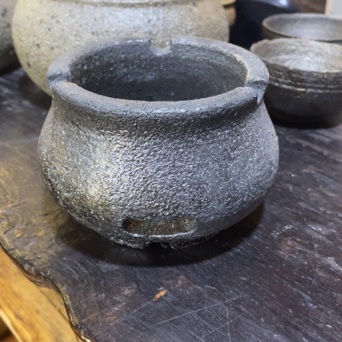 劳***茶荥经黑砂瑕疵款风炉