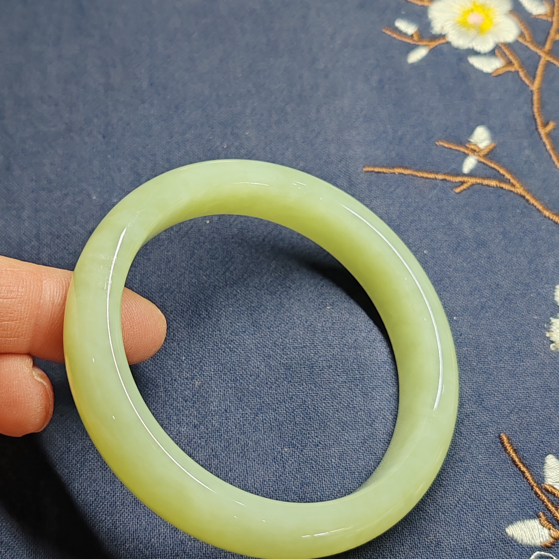 透闪石质玉岫岩黄白老玉玉镯