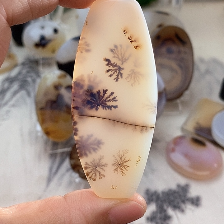 玛瑙/玉髓颈饰未镶嵌