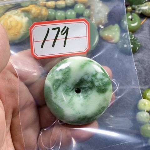 未镶嵌蛇纹石玉颈饰