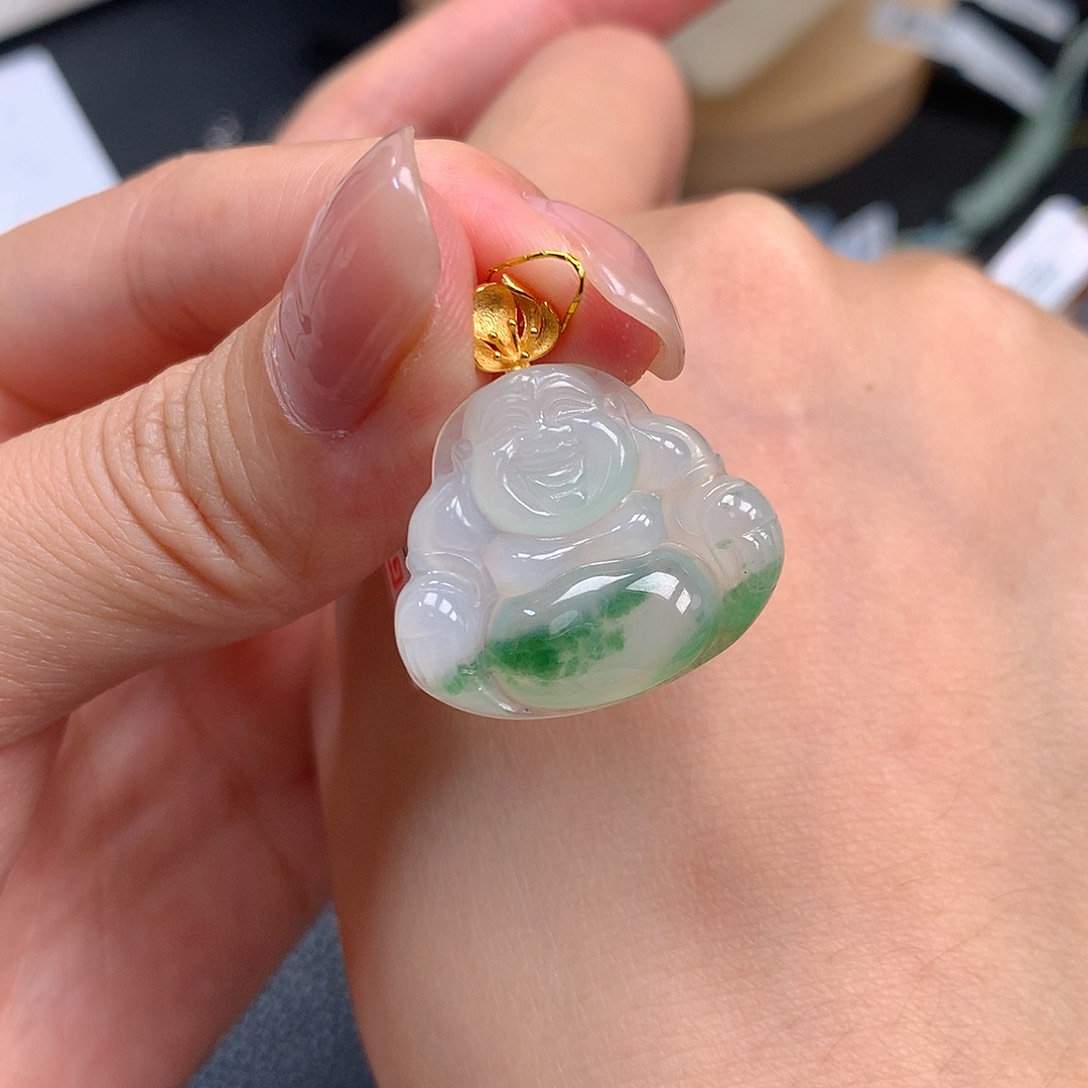 翡翠18K金镶嵌颈饰翡翠