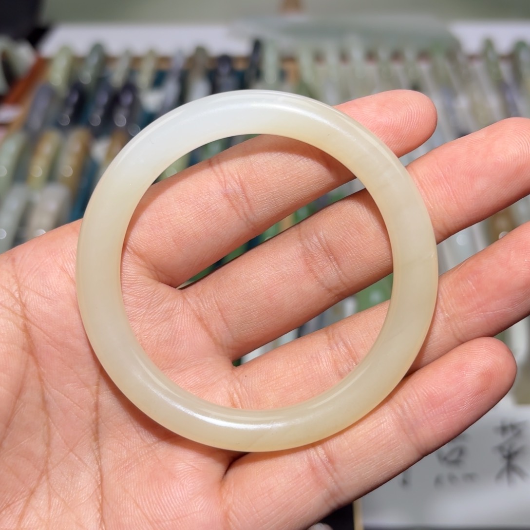 和田玉手镯未镶嵌香*57mm