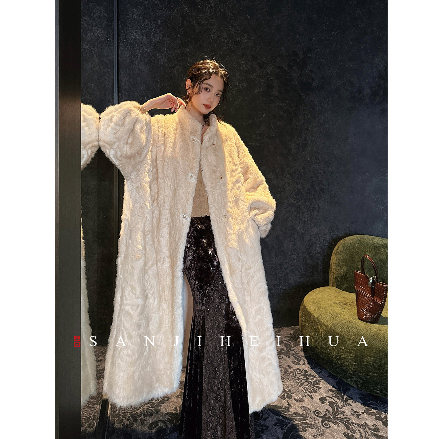 人造皮草 三吉黑花【千金裘】环保花狐压花长外套高克重2025新款