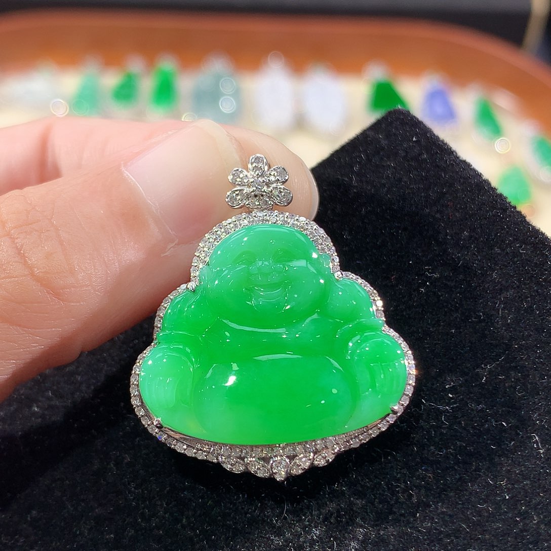 翡翠18K金镶嵌颈饰