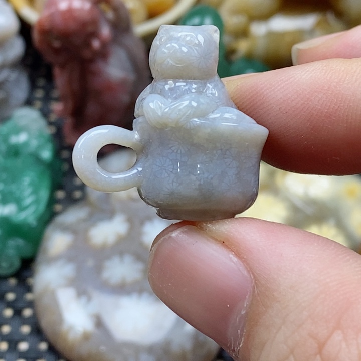 硅化珊瑚（珊瑚玉）颈饰未镶嵌