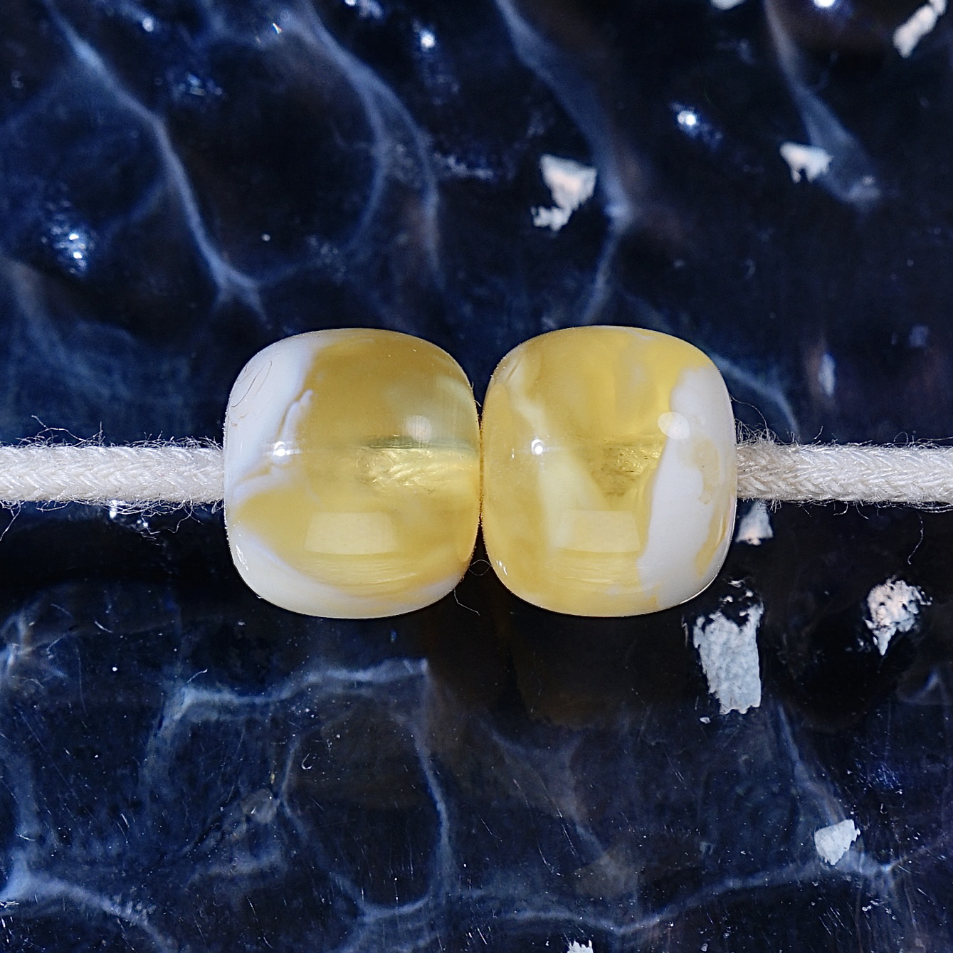 8x7mm天然金白溶洞蜜蜡精工老型对珠