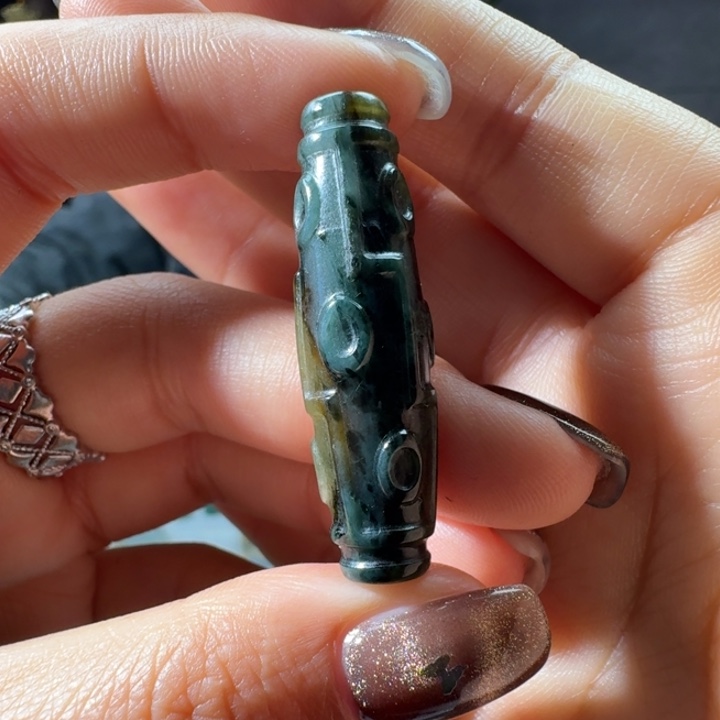 定制翡翠未镶嵌天珠