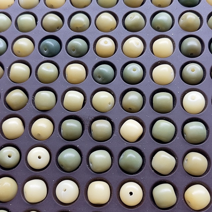 白玉菩提吊坠微瑕11青柠渐变桶100卡灯牌宠100