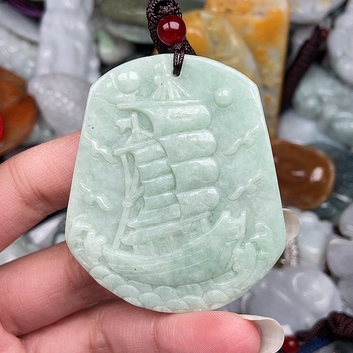 颈饰未镶嵌翡翠翡翠