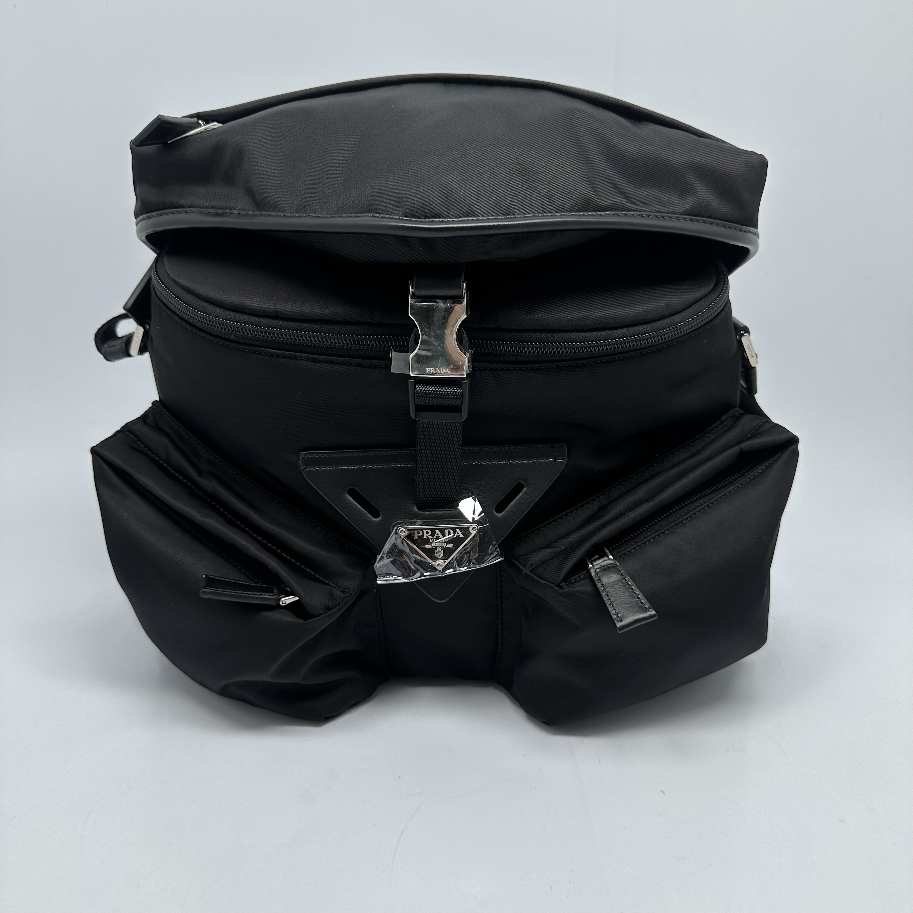99新 Prada/普拉达 24年秀款明星同款尼龙斜挎包6141