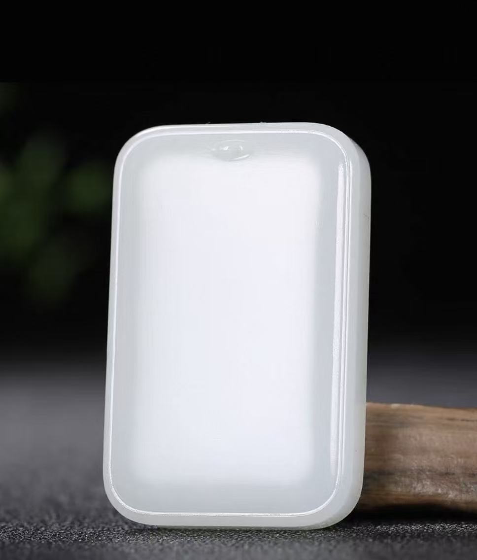 新疆羊脂白玉和田玉无事牌吊坠