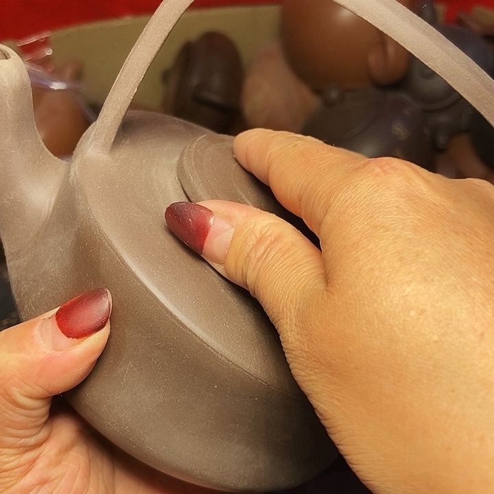 手工制作宜兴紫砂茶壶