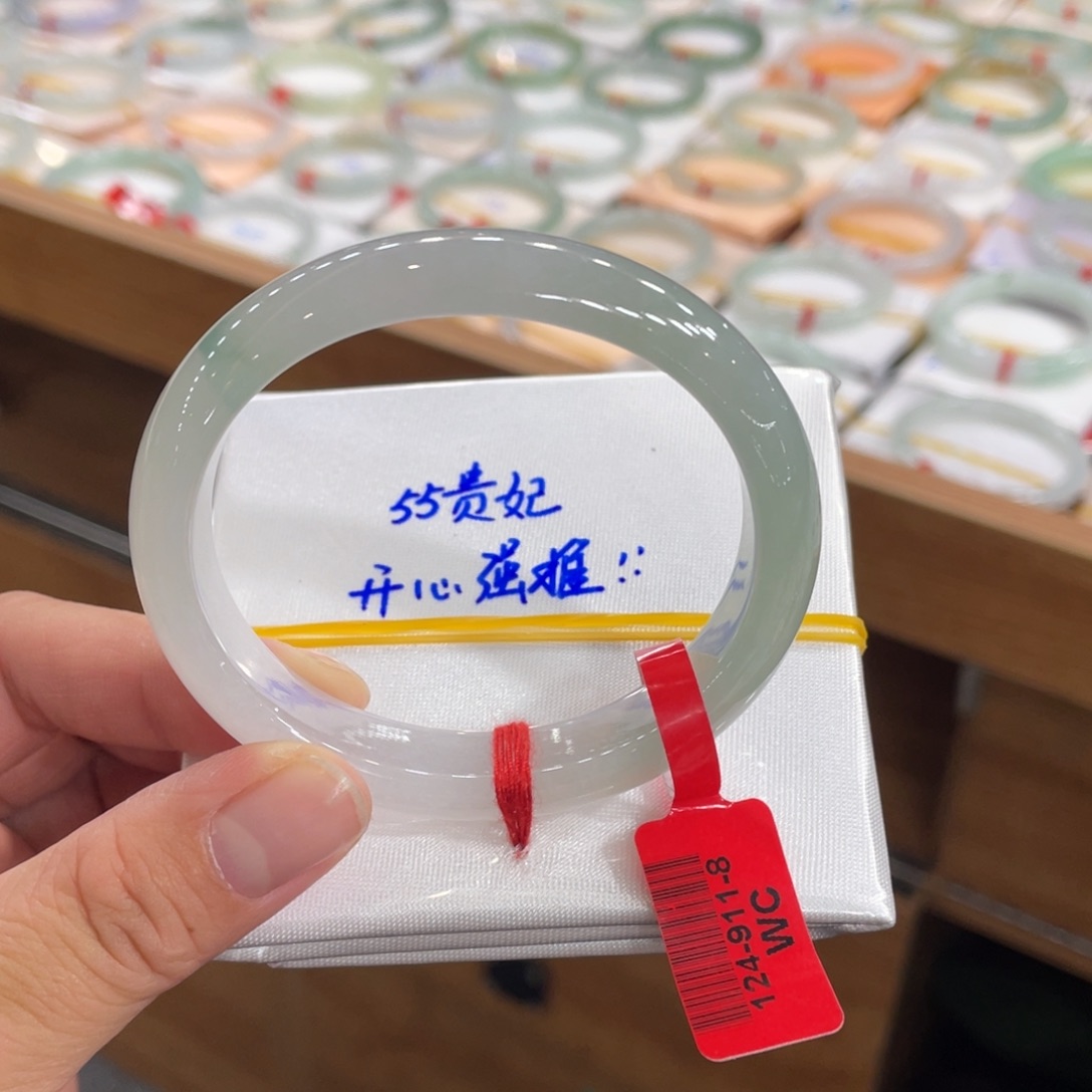 翡翠手镯未镶嵌缅甸翡翠天然翡翠