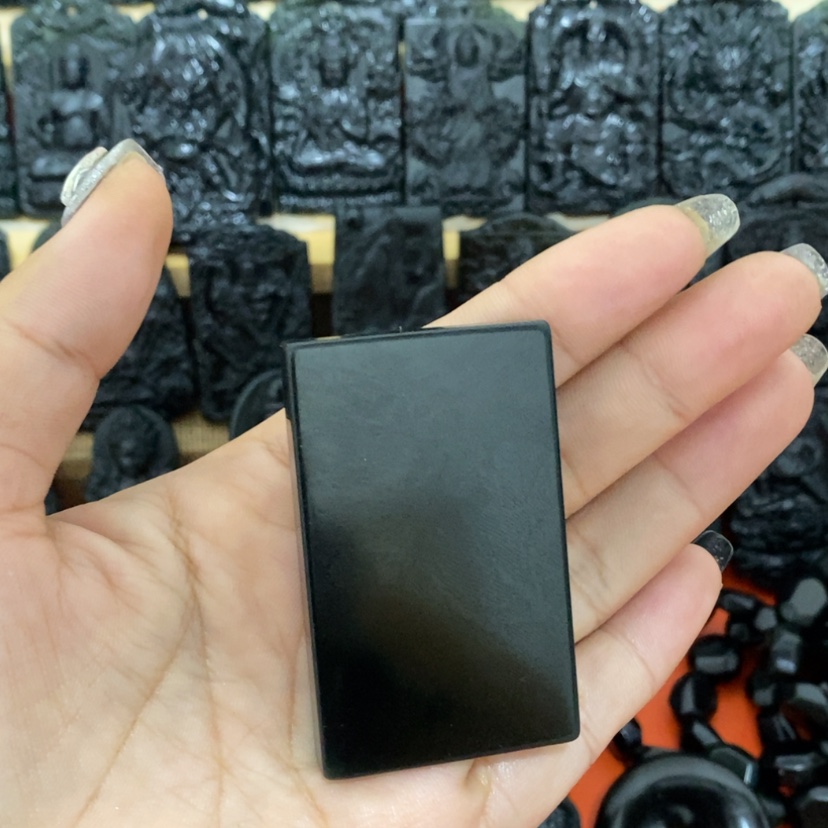 【闪购商品】未镶嵌蛇纹石玉颈饰平****