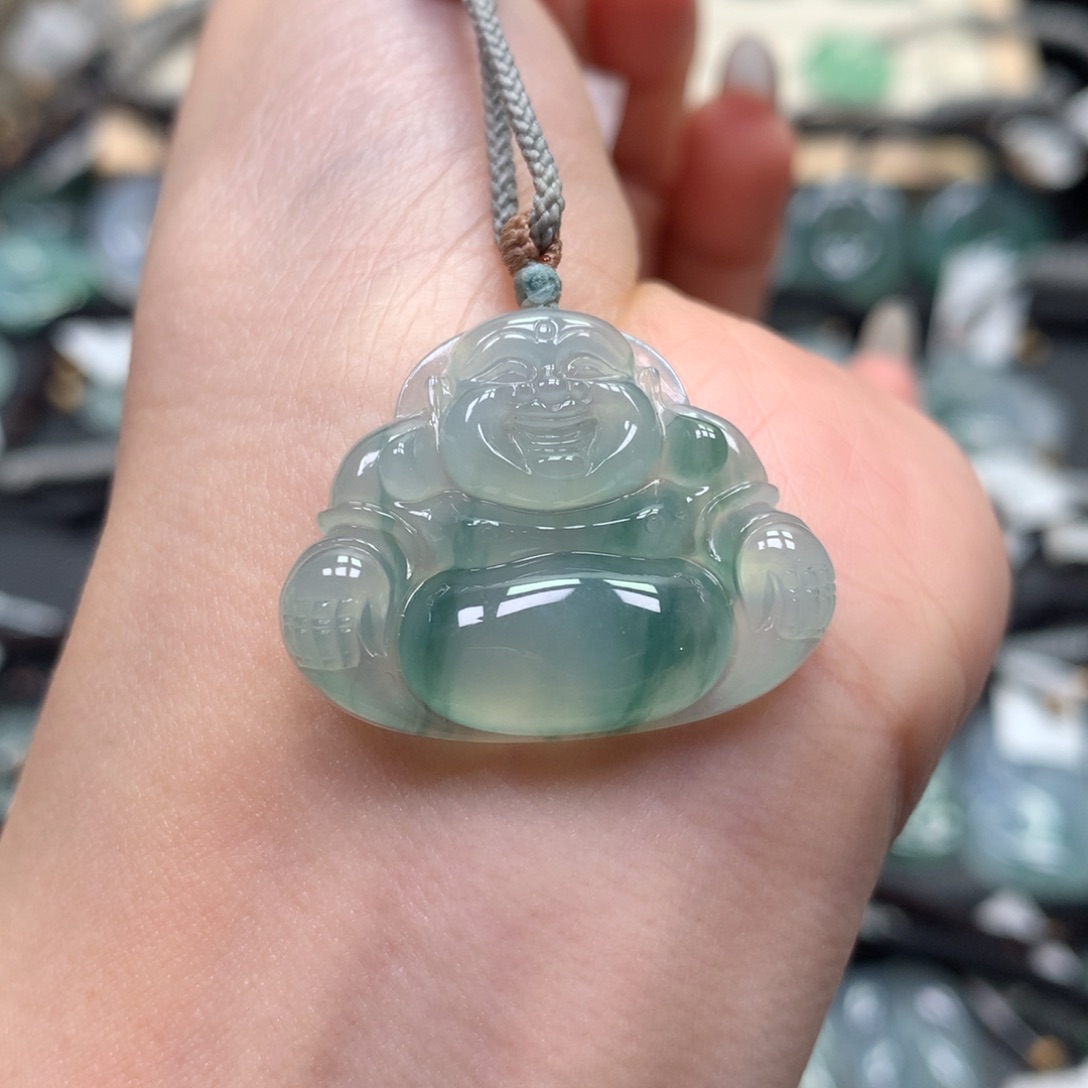 翡翠颈饰未镶嵌佛公