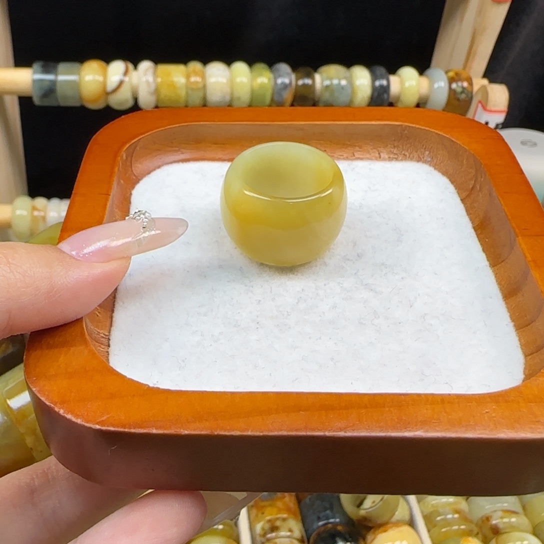 蛇纹石玉合金内径18.5思