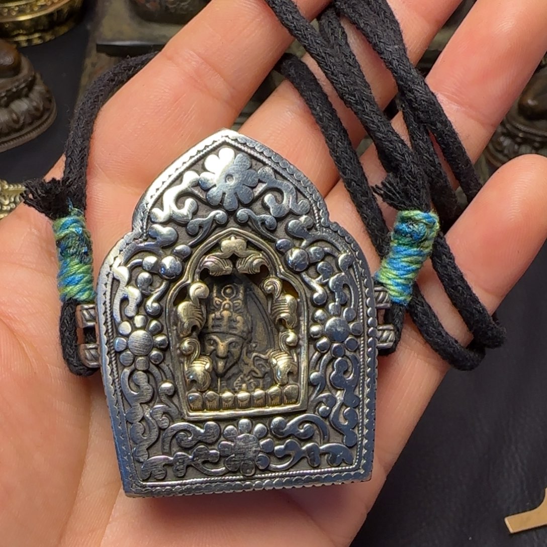 李***生泥塑藏传牌子……藏传牌子