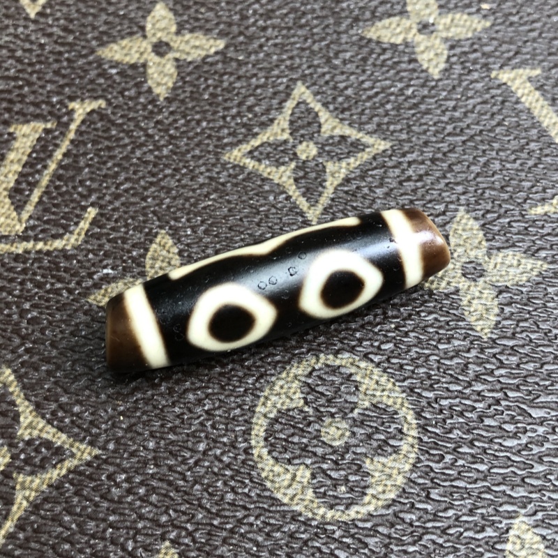 精选藏传台珠三眼玛瑙天珠小白玩家入门款锁骨天珠
