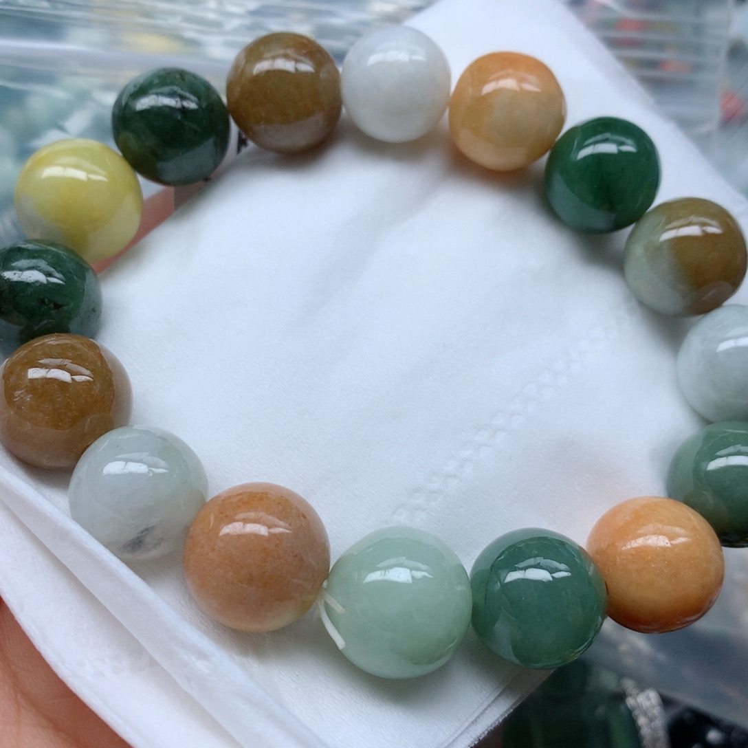 翡翠颈饰未镶嵌手串