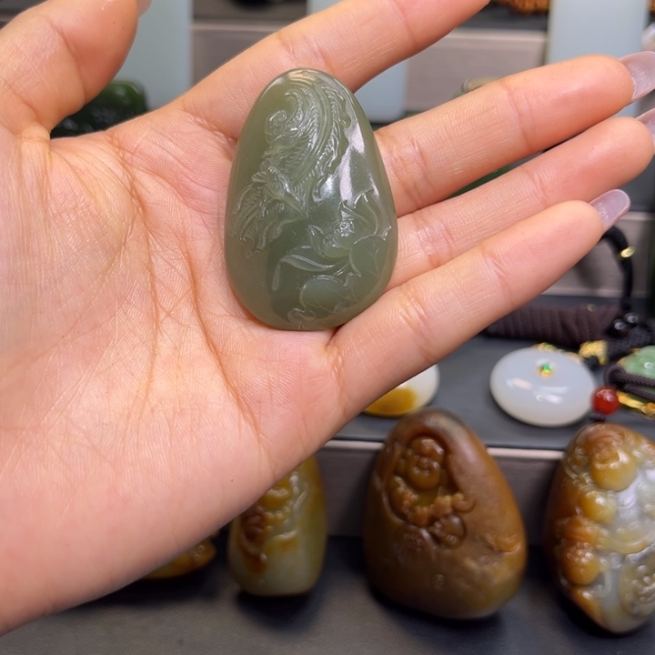 和田玉（糖玉）未镶嵌颈饰