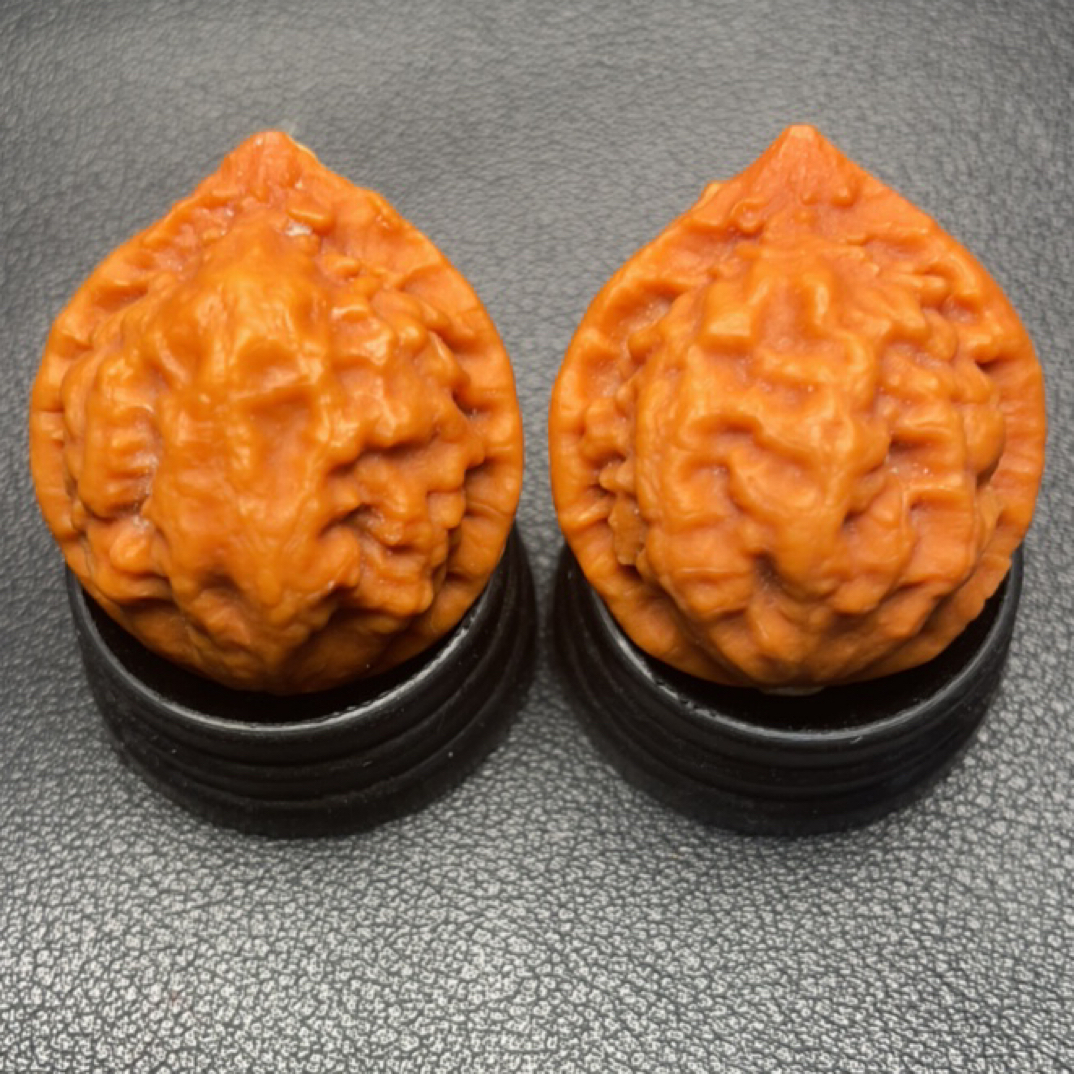 文玩把件野生金叶子，秋子小异型，骨质特好。走色玛瑙红