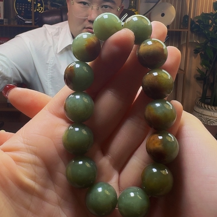 和田玉手串未镶嵌自**演