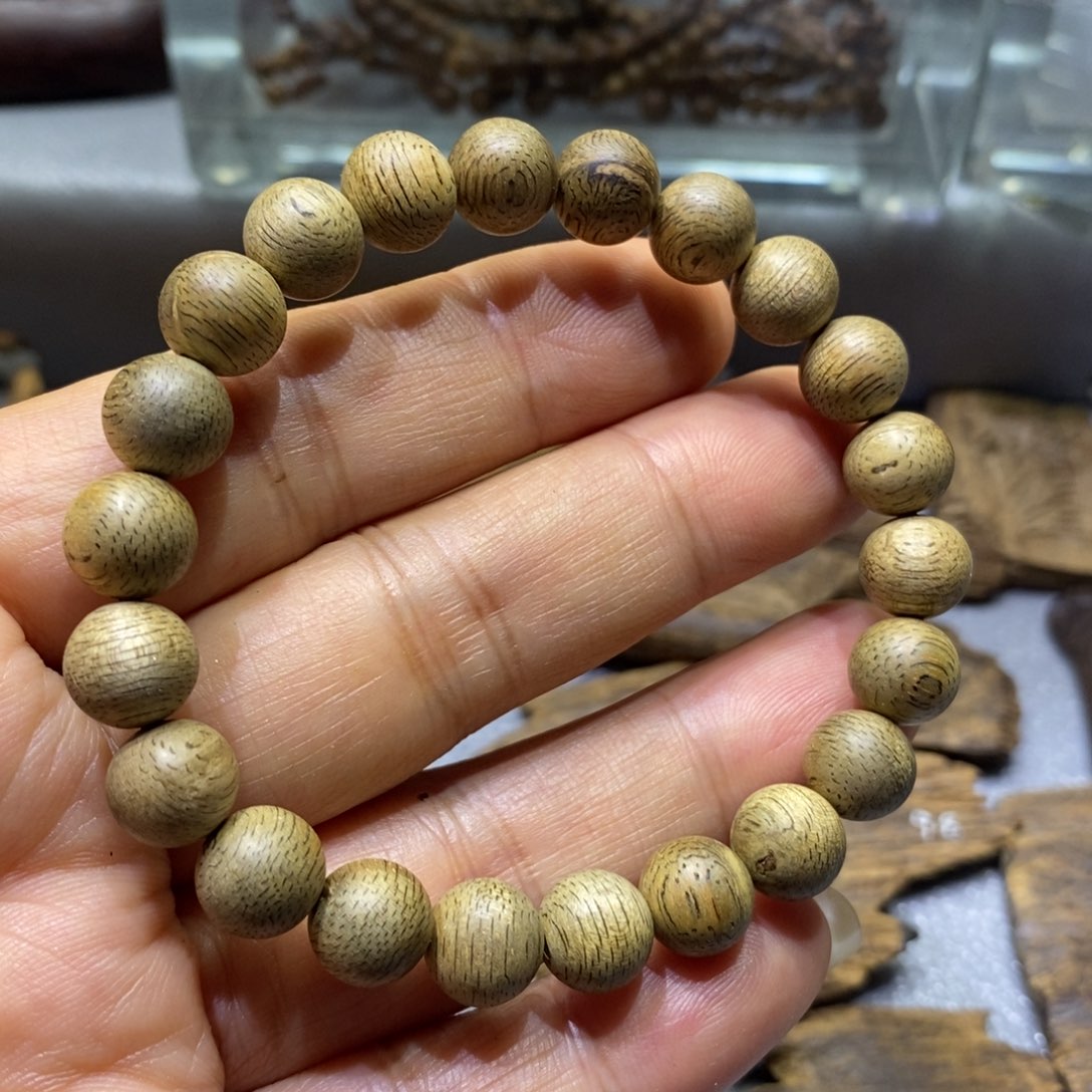 沉香木吊坠菩萨沉香0.9克