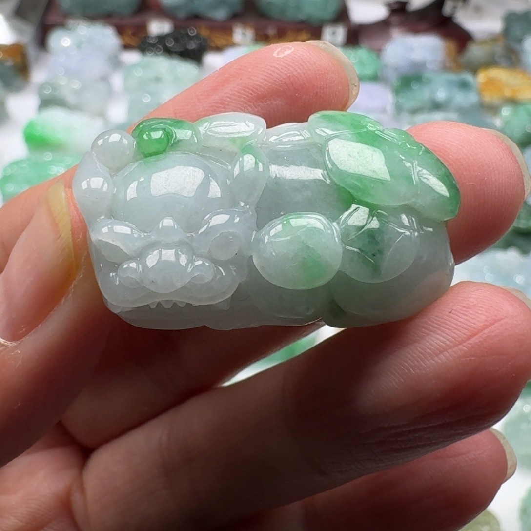 翡翠未镶嵌挂件貔貅