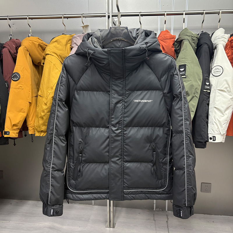 8857 2025冬季御寒保暖锁温防寒服男女百搭时尚休闲潮流断码外套