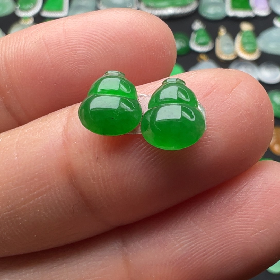 翡翠颈饰未镶嵌葫芦7.7